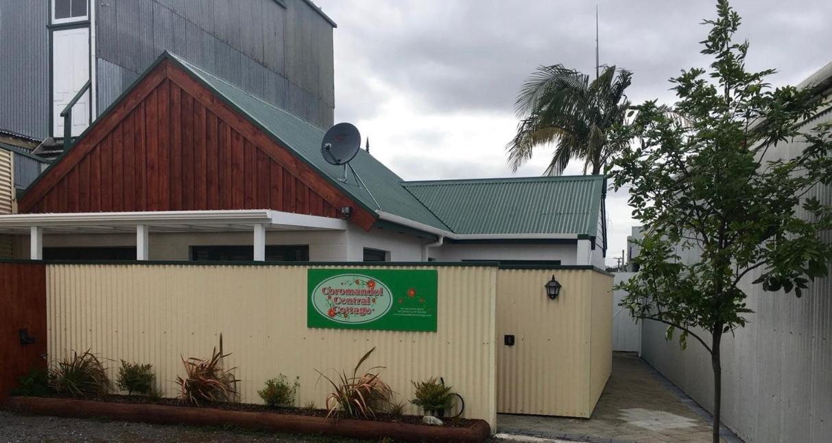 Coromandel Central Cottage Luxury W Spa Екстериор снимка
