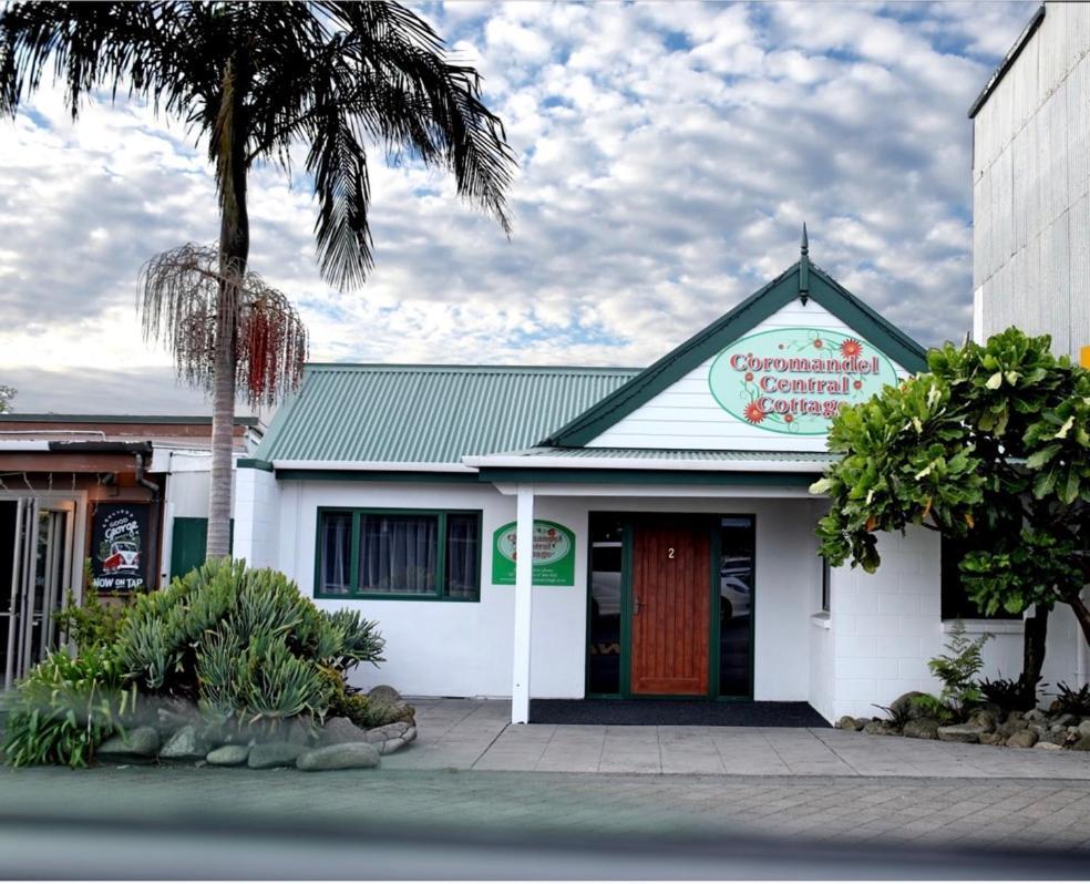 Coromandel Central Cottage Luxury W Spa Екстериор снимка